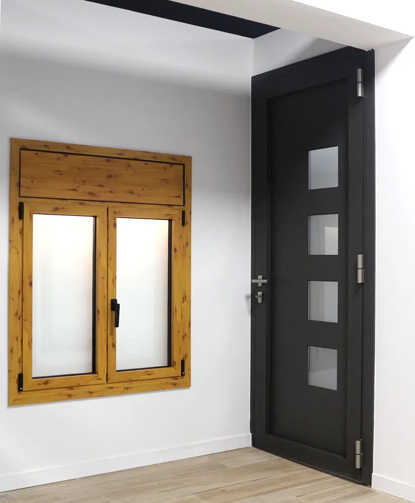 Ventana imitación madera + puerta de 4 vidrios y 3 puntos de seguridad